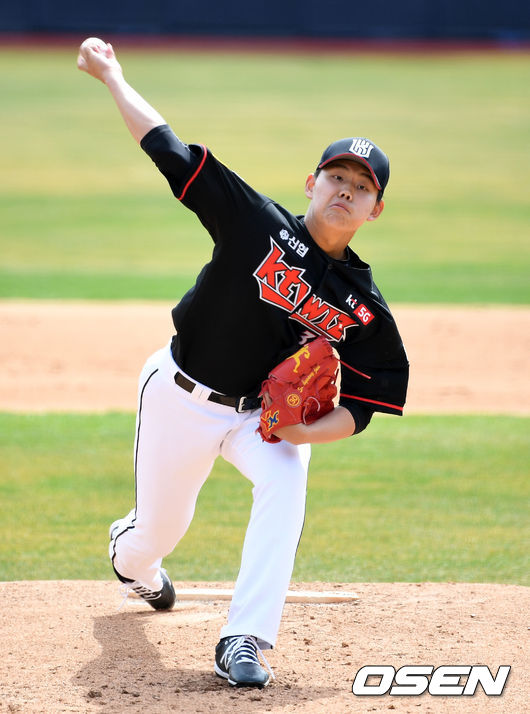 KT 선발투수 소형준이 역투하고 있다. / sunday@osen.co.kr