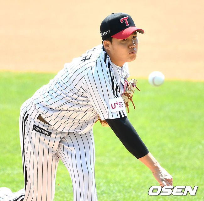 LG 선발 임찬규가 힘차게 공을 뿌리고 있다. /dreamer@osen.co.kr