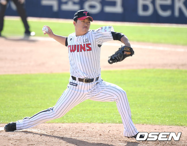 9회초 LG 고우석이 역투하고 있다. /youngrae@osen.co.kr