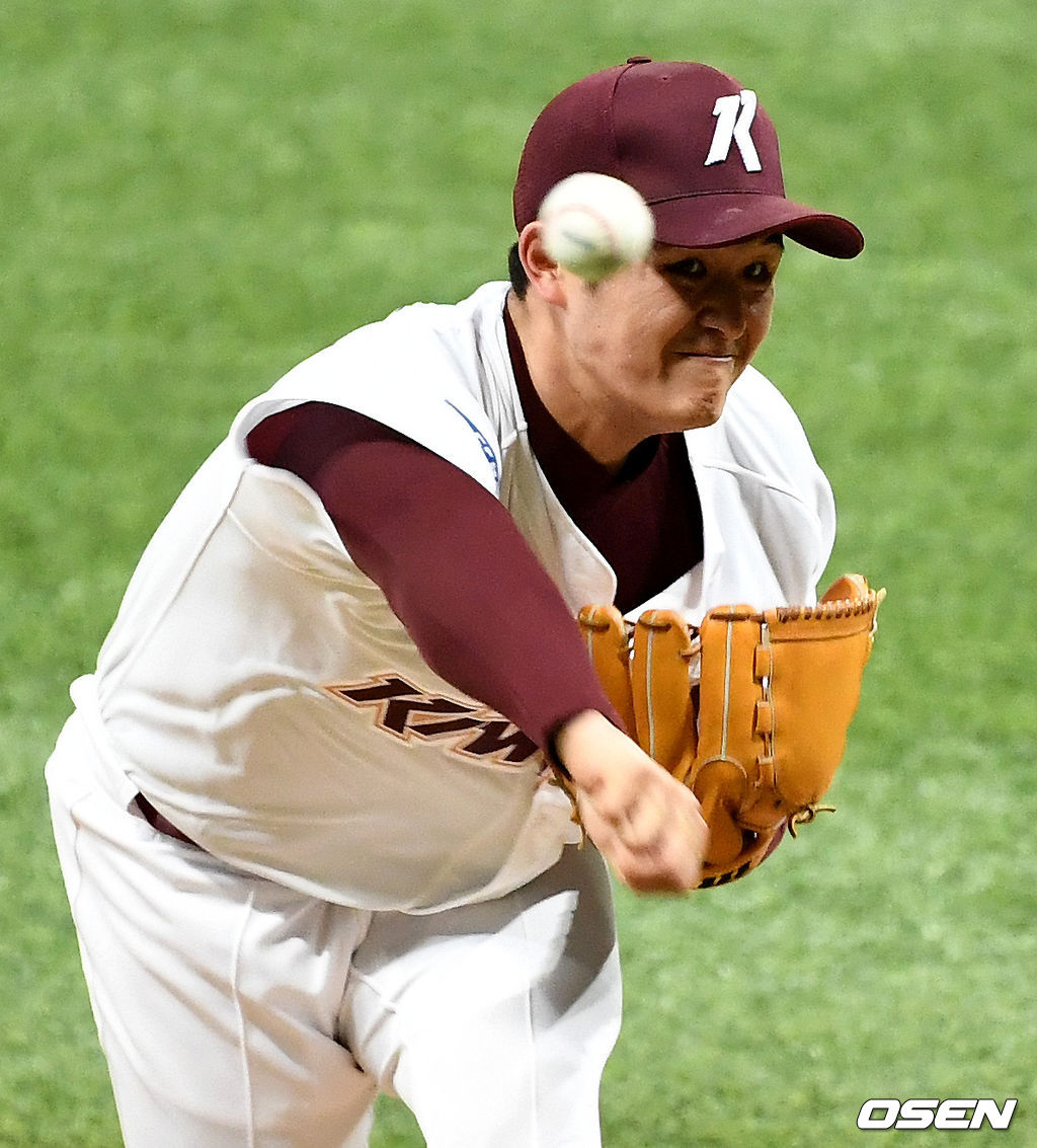 키움 선발 최원태가 힘차게 공을 뿌리고 있다. /dreamer@osen.co.kr