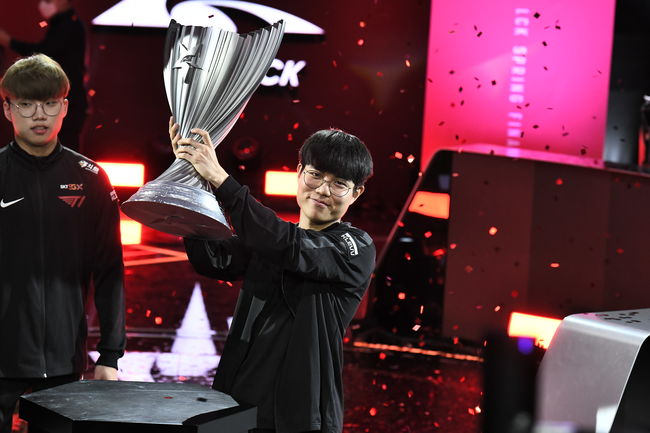 라이엇 게임즈 플리커.