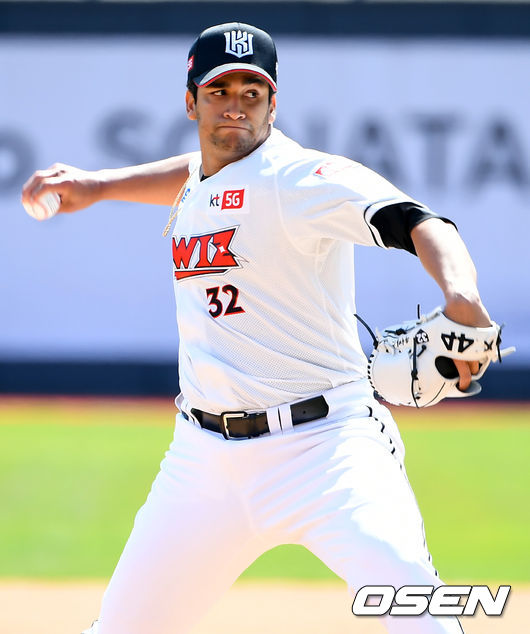 쿠에바스가 실전피칭을 하고있다./ksl0919@osen.co.kr