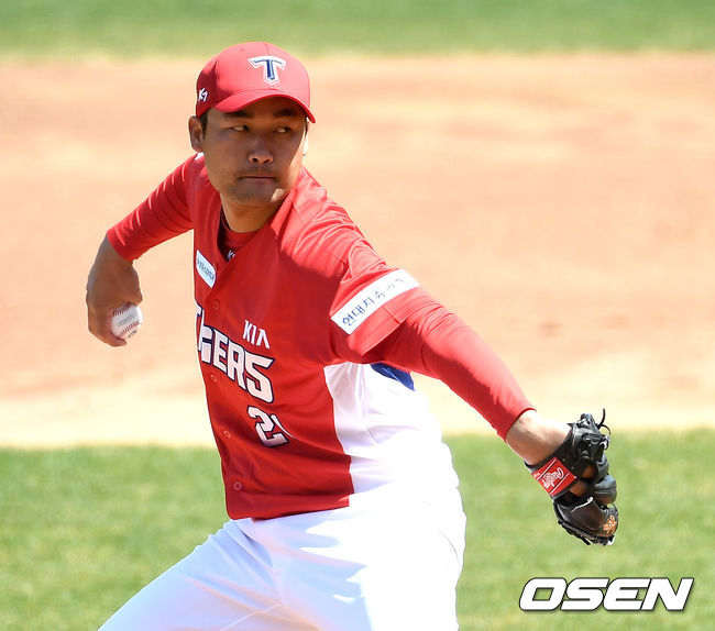 KIA 선발 홍상삼이 힘차게 공을 뿌리고 있다. /dreamer@osen.co.kr