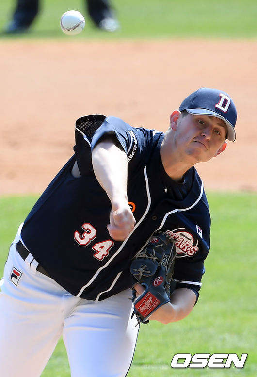 두산 외국인 투수 플렉센이 공을 뿌리고 있다. /cej@osen.co.kr