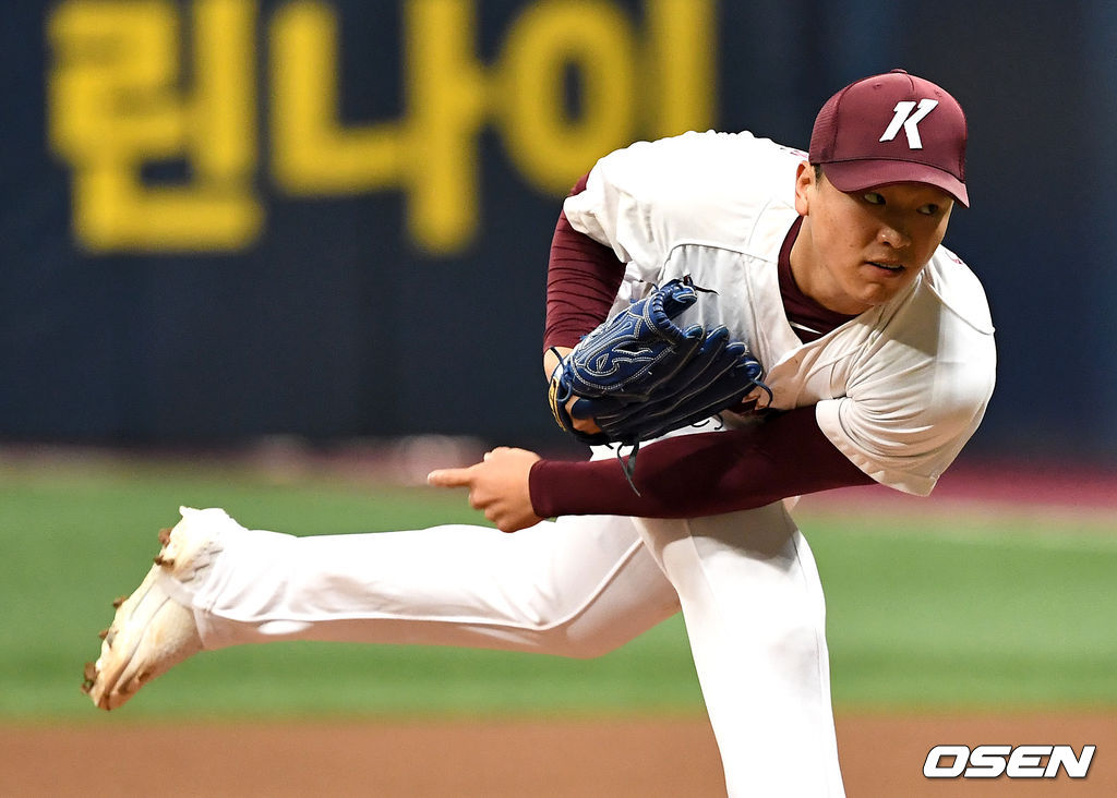키움 선발 이승호가 힘차게 공을 뿌리고 있다. /dreamer@osen.co.kr