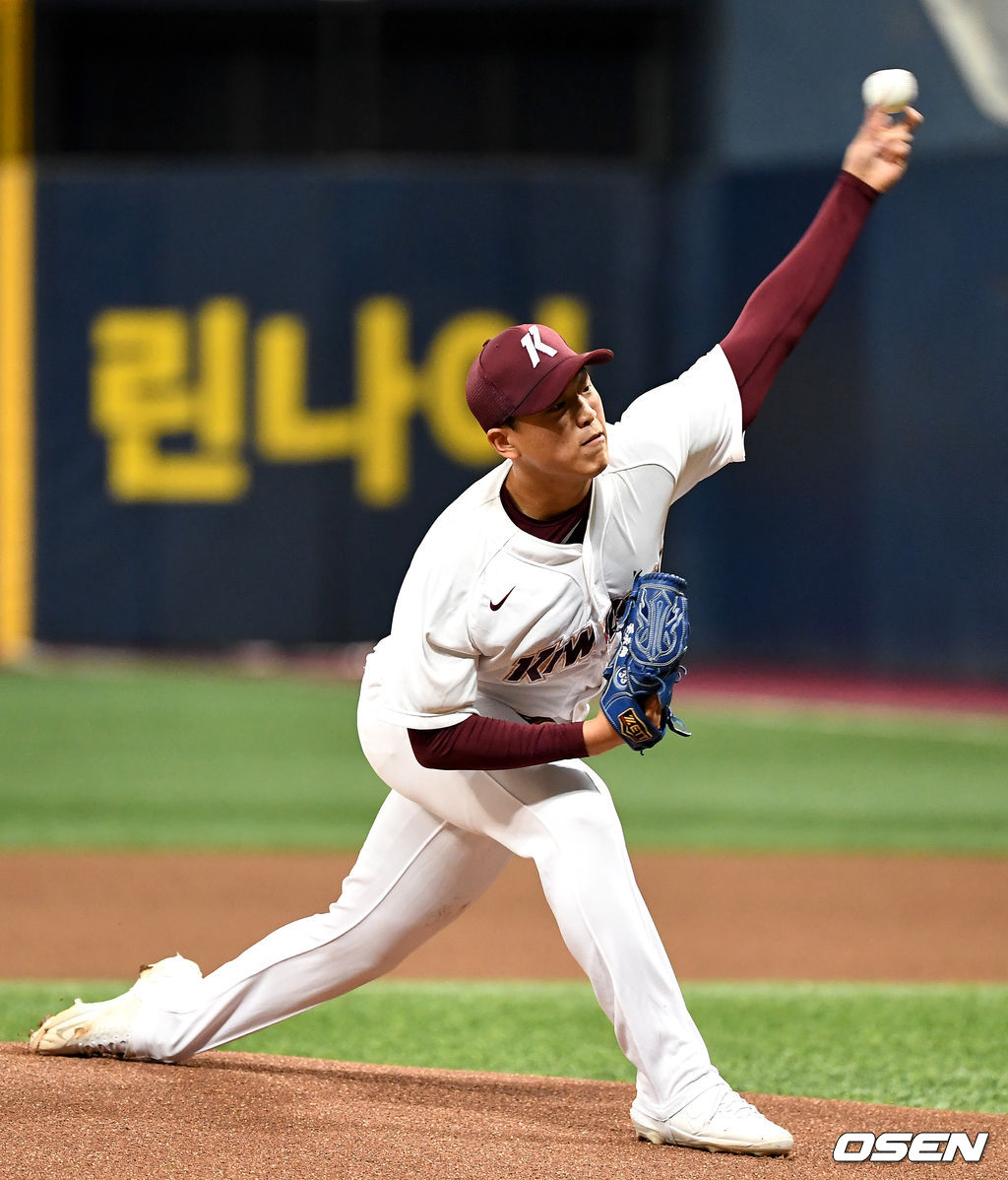 키움 선발 이승호가 힘차게 공을 뿌리고 있다. /dreamer@osen.co.kr