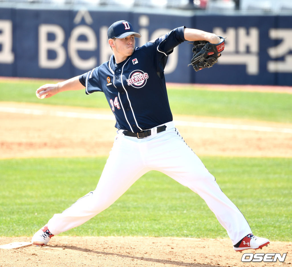 두산 선발 플렉센이 힘차게 공을 뿌리고 있다. /dreamer@osen.co.kr