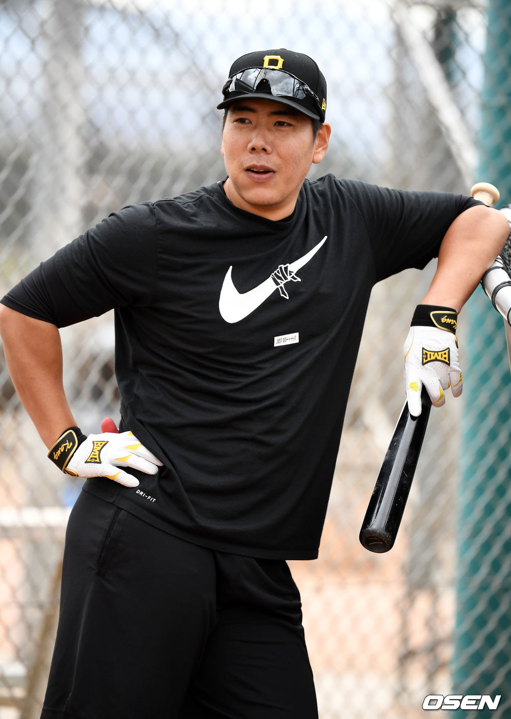 새로운 팀을 구하고 있는 강정호가 24일(한국시간) 미국 애리조나 투산 키노 스포츠콤플렉스에서 열린 KT 위즈 스프링캠프에 참가해 훈련을 하고 있다. /jpnews@osen.co.kr