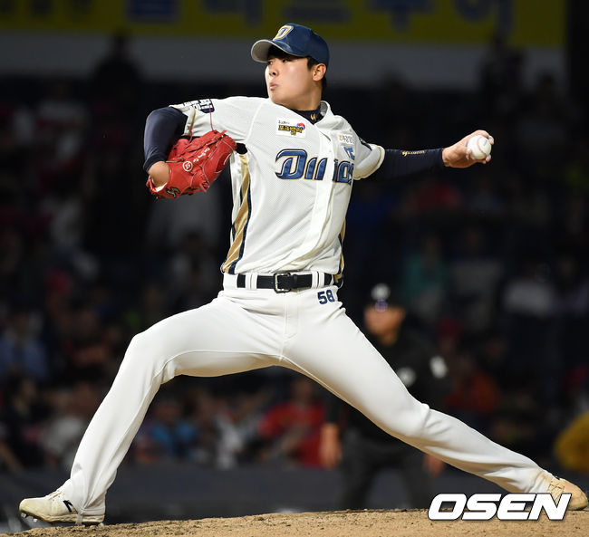6회초 무사 주자 1,2루 롯데 신본기 타석에서 마운드에 오른 NC 김영규가 힘차게 공을 뿌리고 있다./rumi@osen.co.kr