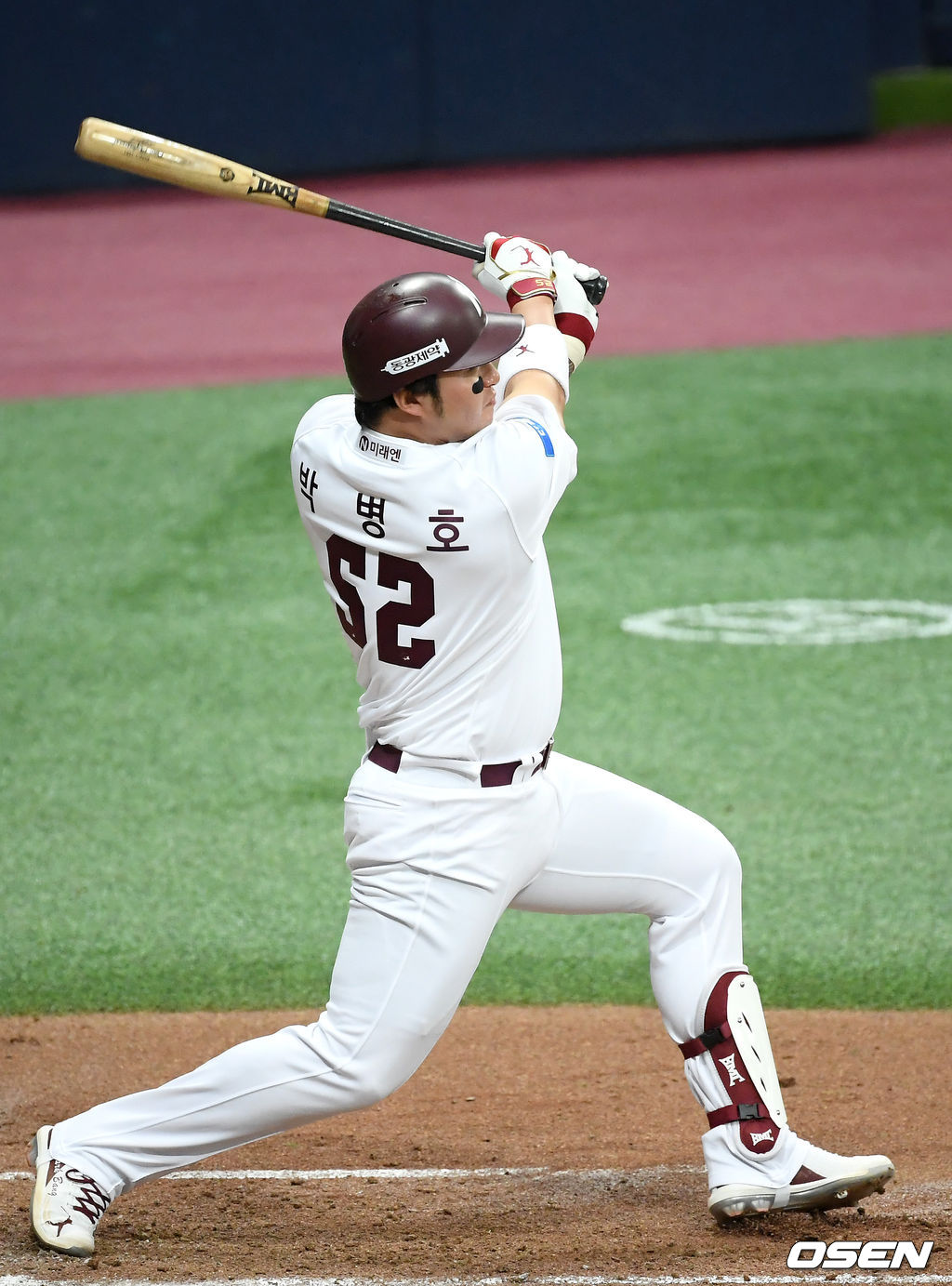 29일 오후 서울 구로구 고척스카이돔에서 키움 히어로즈와 두산 베어스가 연습경기를 진행했다.3회말 1사 1 루에서 키움 박병호가 투런 홈런을 때려내고 있다. /cej@osen.co.kr