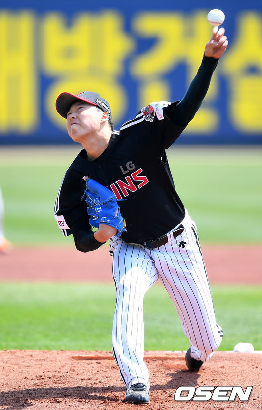 29일 오후 대전 한화생명이글스파크에서 한화 이글스와 LG 트윈스의 연습경기가 열렸다.1회말 LG 차우찬이 역투하고 있다./ksl0919@osen.co.kr