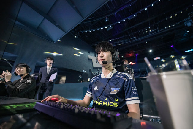 라이엇 게임즈 플리커.