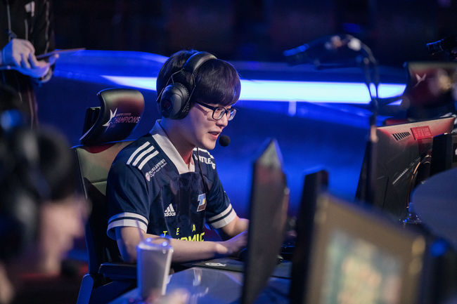 라이엇 게임즈 플리커.