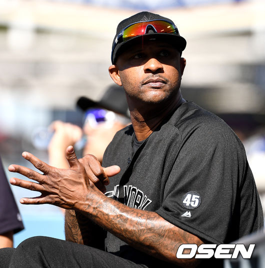 경기 시작을 앞두고 양키스 CC 사바시아가 관중석을 바라보고 있다. /dreamer@osen.co.kr