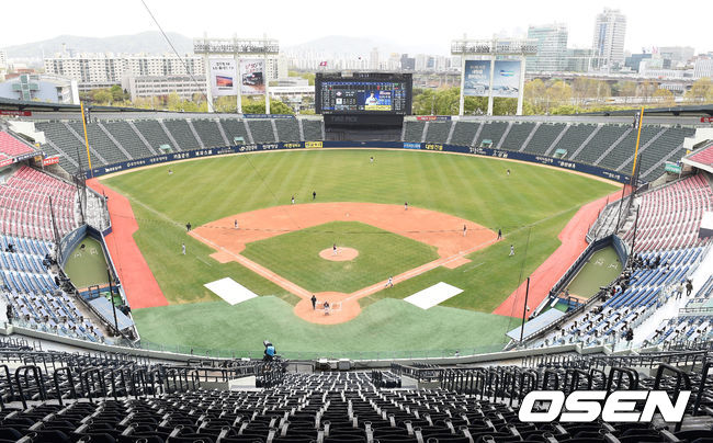 잠실야구장에서 무관중 경기가 진행되고 있다. /sunday@osen.co.kr