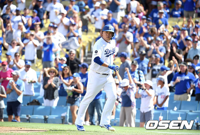 5회말 선두타자로 나선 류현진이 동점 솔로 홈런을 치고 있다. / soul1014@osen.co.kr