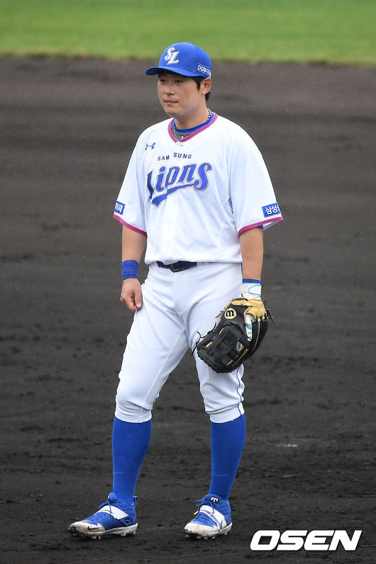 삼성 라이온즈가 26일 오후 일본 오키나와 온나 아카마 볼파크에서 청백전을 진행했다.이원석이 1루 수비를 하고 있다. /youngrae@osen.co.kr