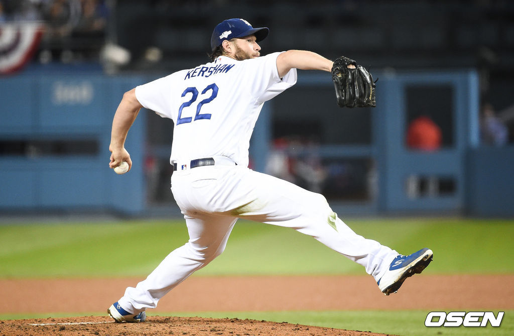 다저스 선발투수 클레이튼 커쇼가 역투하고 있다. / soul1014@osen.co.kr