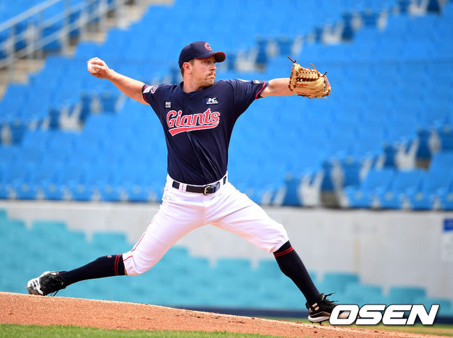 1회말 롯데 샘슨이 역투하고 있다. /jpnews@osen.co.kr