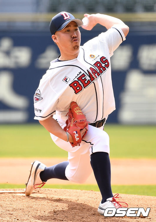 두산 유희관이 힘차게 공을 뿌리고 있다. /dreamer@osen.co.kr