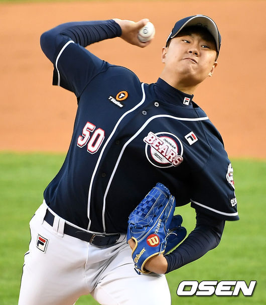 두산 선발 이영하가 힘차게 공을 뿌리고 있다. / dreamer@osen.co.kr