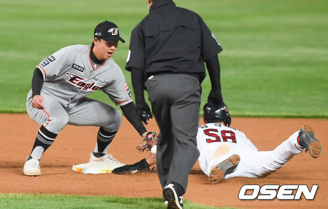 8회말 김창평이 도루 성공하고 있다./   soul1014@osen.co.kr