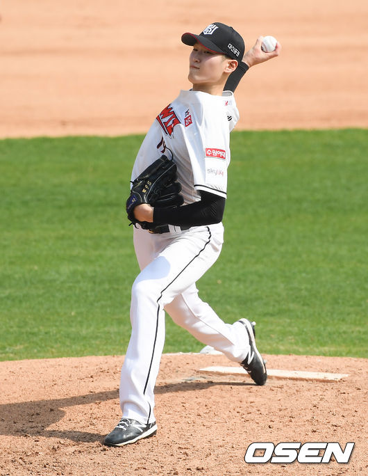 5회초 KT 배제성 투수가 역투하고 있다.  /   soul1014@osen.co.kr