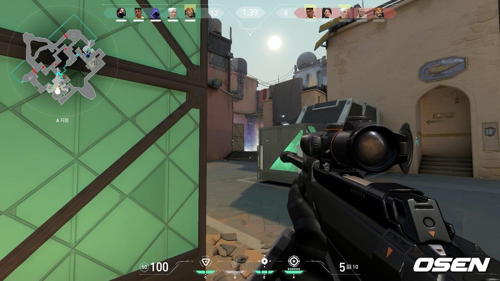 움직일때 적의 머리 부근에 조준선을 둬야 한다.