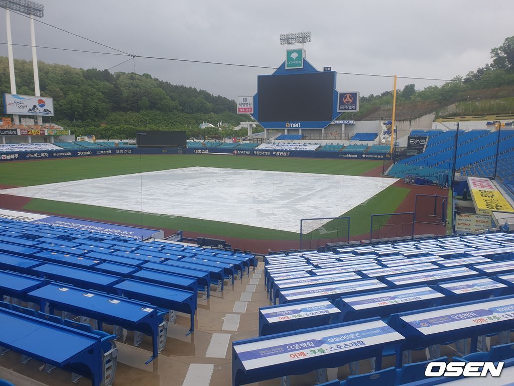 비내리는 대구삼성라이온즈파크 /what@osen.co.kr