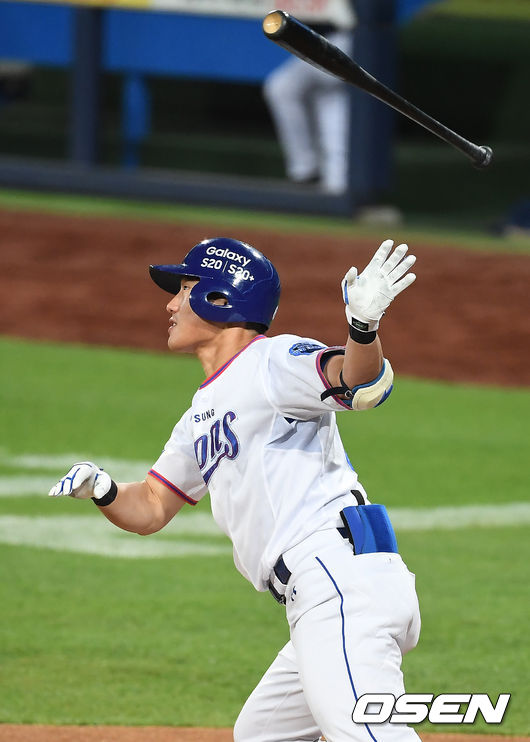 6일 오후 대구 삼성라이온즈파크에서 '2020 신한은행 SOL KBO리그' 삼성 라이온즈와 NC 다이노스의 경기가 열렸다.5회말 2사 삼성 이성규가 솔로 홈런을 때려내고  있다. /youngrae@osen.co.kr