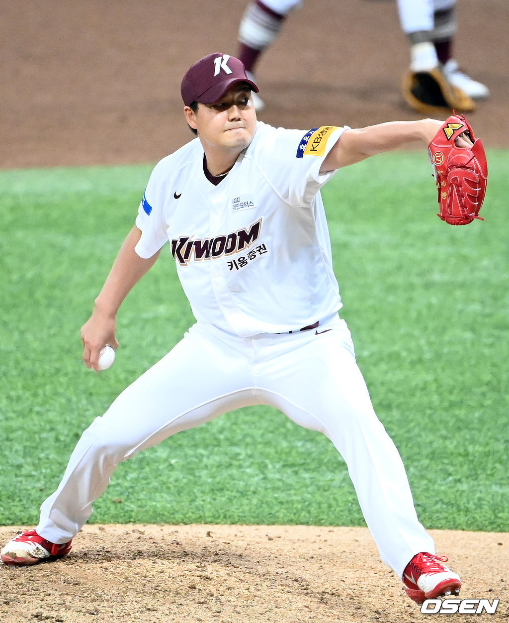 5회초 마운드에 오른 키움 김태훈이 공을 뿌리고 있다. /cej@osen.co.kr