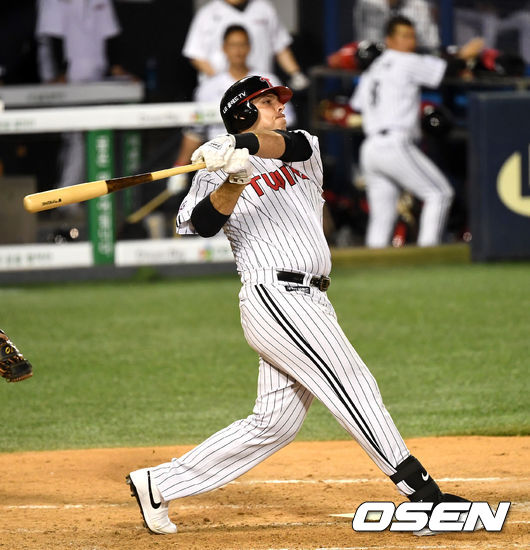 LG 라모스가 안타를 날리고 있다. / dreamer@osen.co.kr