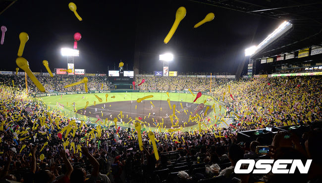 한신 타이거즈의 홈으로 이용하고 있는 고시엔 구장./OSEN DB