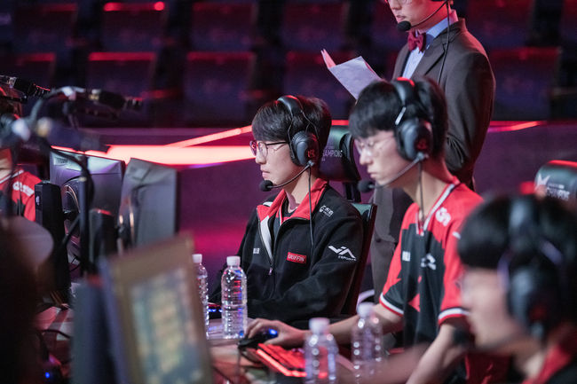 라이엇 게임즈 플리커.