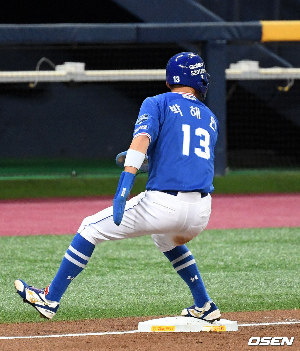 3회초 2사 2루에서 삼성 박해민이 도루를 성공시키고 있다. /sunday@osen.co.kr
