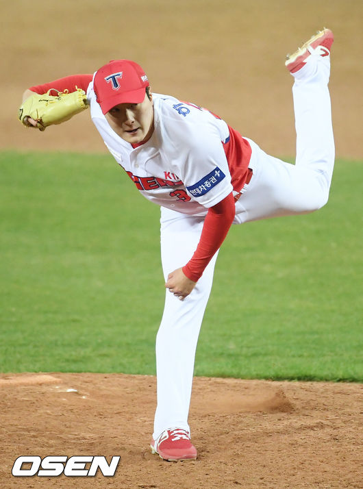  7회초 마운드에 오른 KIA 하준영이 힘차게 공을 뿌리고 있다. /rumi@osen.co.kr