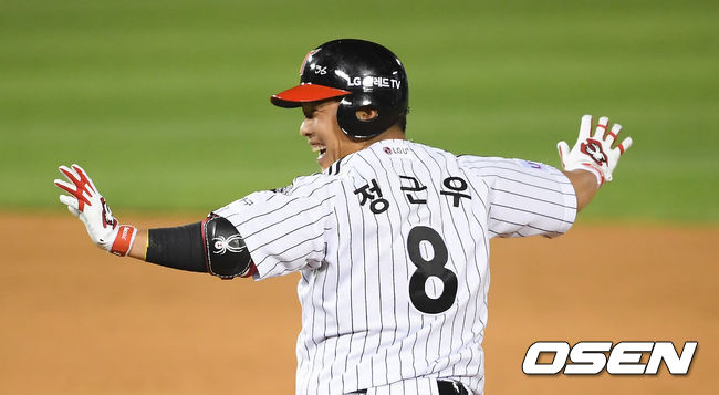 9회말 1사 3루 LG 정근우가 끝내기 안타를 날린뒤 환호하고 있다.  /   soul1014@osen.co.kr