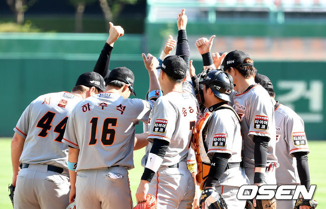 한화 선수들이 승리 세리머니를 하고 있다. / dreamer@osen.co.kr
