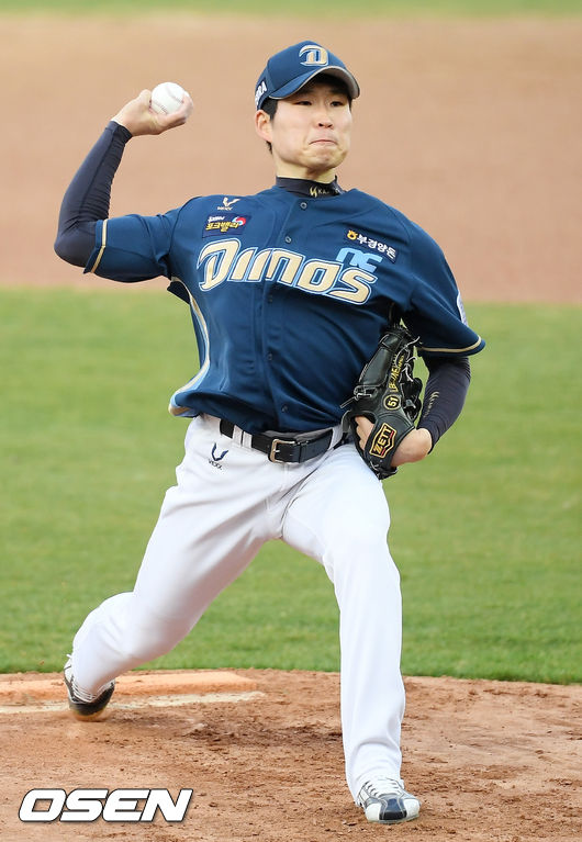  NC 선발 이재학이 힘차게 공을 뿌리고 있다. /rumi@osen.co.kr