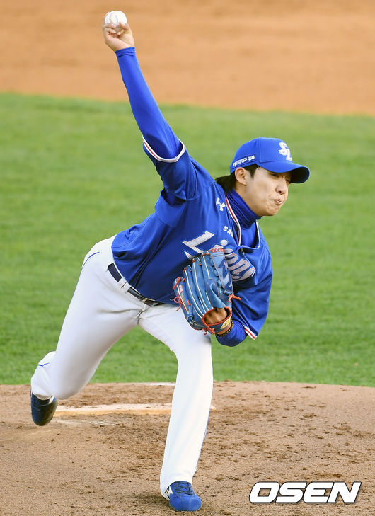  삼성 선발 원태인이 힘차게 공을 뿌리고 있다. / rumi@osen.co.kr
