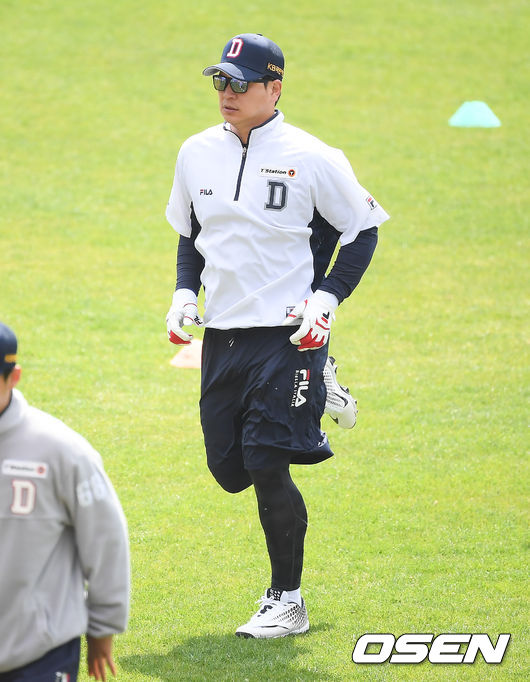 정상호가 스트레칭을 하고 있다. /   soul1014@osen.co.kr