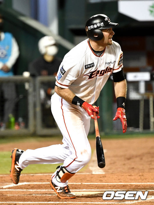 6회말 1사 2루 상황 한화 호잉이 선제 1타점 2루타를 날리고 있다. / dreamer@osen.co.kr