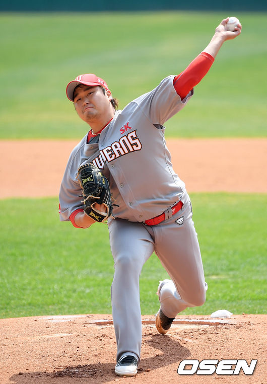 SK 퓨처스 선발 김태훈이 힘차게 공을 뿌리고 있다. /rumi@osen.co.kr