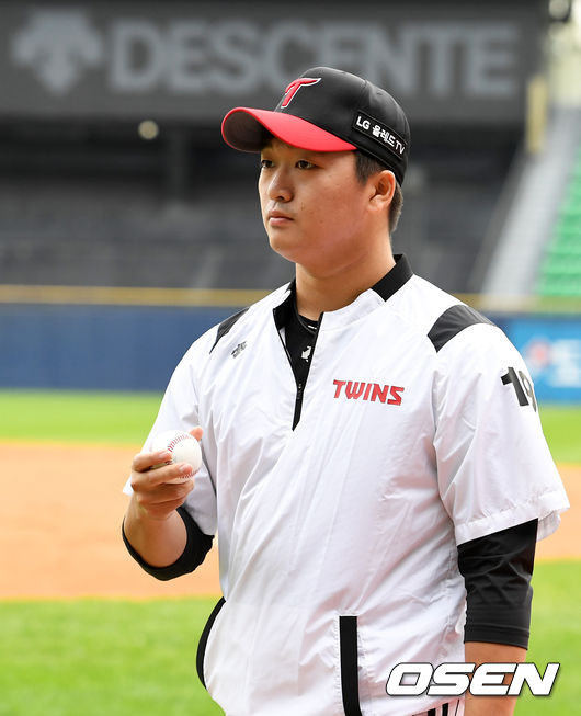 LG 고우석이 18일 무릎 수술을 받을 예정이다. /jpnews@osen.co.kr