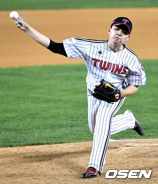 LG 투수 이민호가 힘차게 공을 뿌리고 있다. / dreamer@osen.co.kr