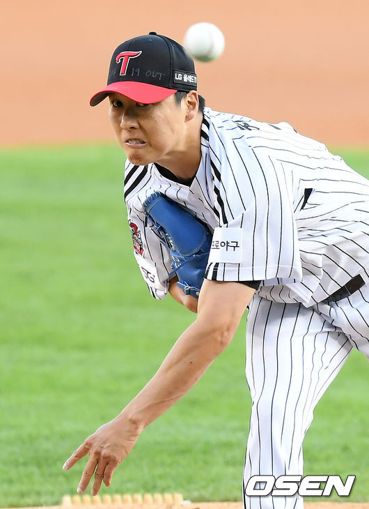 1회초 LG 선발투수 차우찬이 공을 뿌리고 있다. /cej@osen.co.kr