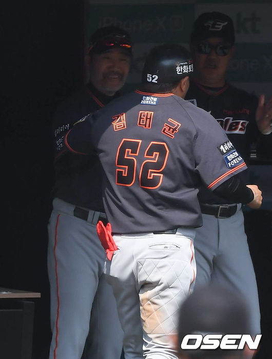 한용덕-김태균 /    soul1014@osen.co.kr