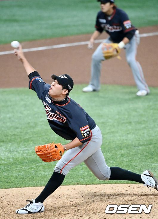 8회말 마운드에 오른 한화 박상원이 힘차게 공을 뿌리고 있다./ rumi@osen.co.kr