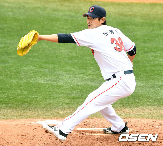 이날 경기는 원정팀이 6-1로 승리를 거뒀다.롯데 투수 노경은이 힘차게 공을 뿌리고 있다. / dreamer@osen.co.kr