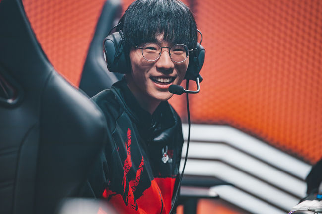 라이엇 게임즈 플리커.